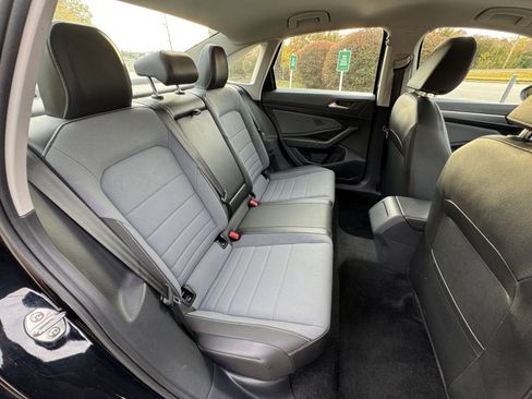 Used 2025 Volkswagen Jetta SE image 34