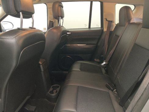 Used 2016 Jeep Compass Latitude image 18