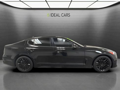 Used 2018 Kia Stinger RWD image 4