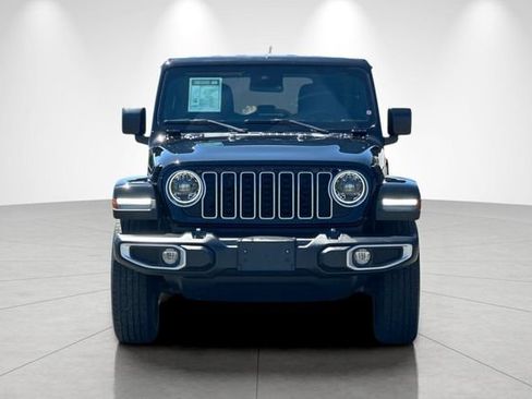 Used 2024 Jeep Wrangler Unlimited Sahara AWD/4WD image 9