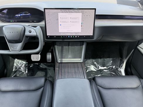 Used 2023 Tesla Model X AWD/4WD image 2