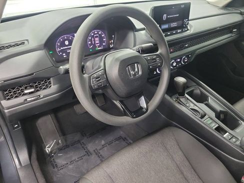 Used 2025 Honda Accord SE image 17