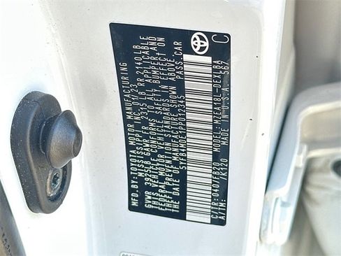 Certified 2023 Toyota Corolla LE image 30