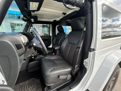 Used 2016 Jeep Wrangler Sahara image 20