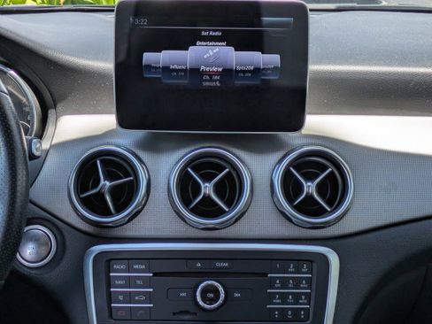 Used 2019 Mercedes-Benz GLA 250 4MATIC image 15