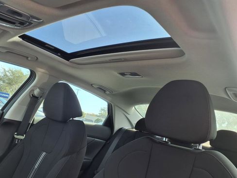 Used 2025 Hyundai Elantra SEL image 49