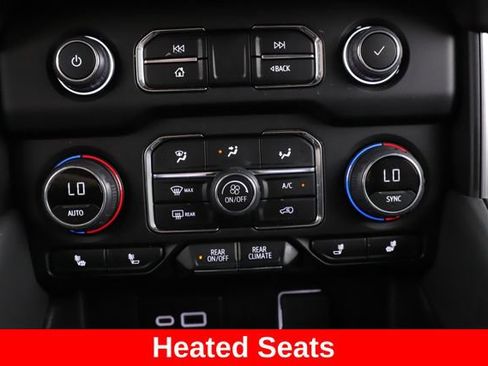 Used 2024 Chevrolet Suburban Z71 w/ Luxury Package AWD/4WD image 4