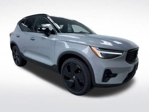 New 2026 Volvo XC40 B5 Ultra w/ Protection Package Premier image 17