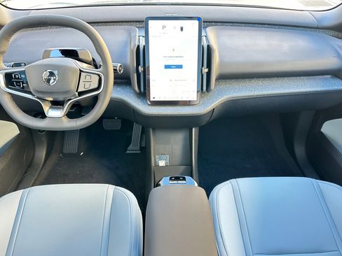 New 2025 Volvo EX30 Ultra w/ Protection Package Premier image 13