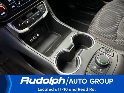 Used 2023 GMC Terrain SLE w/ Driver Convenience Package image 29