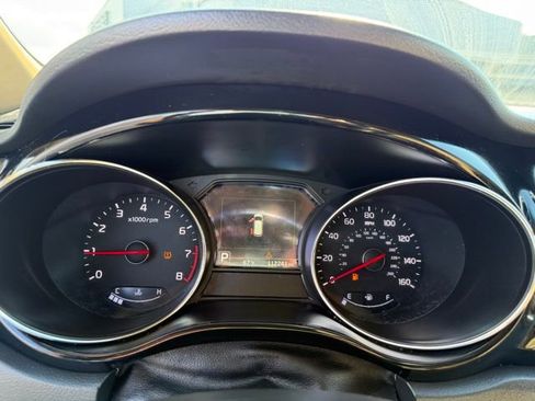 Used 2017 Kia Sedona SX image 15