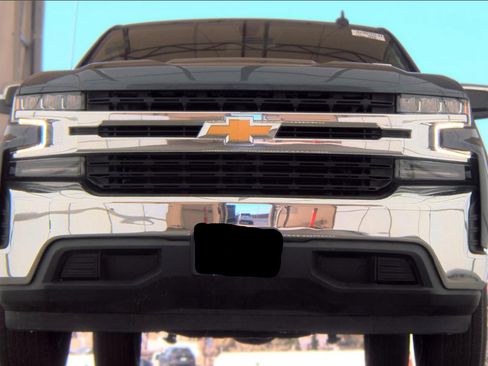 Used 2022 Chevrolet Silverado 1500 LT RWD image 3