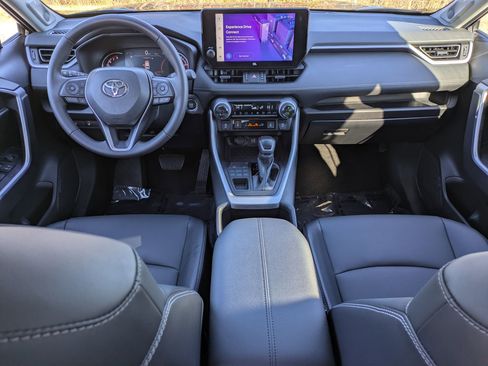 Used 2023 Toyota RAV4 XLE Premium image 23