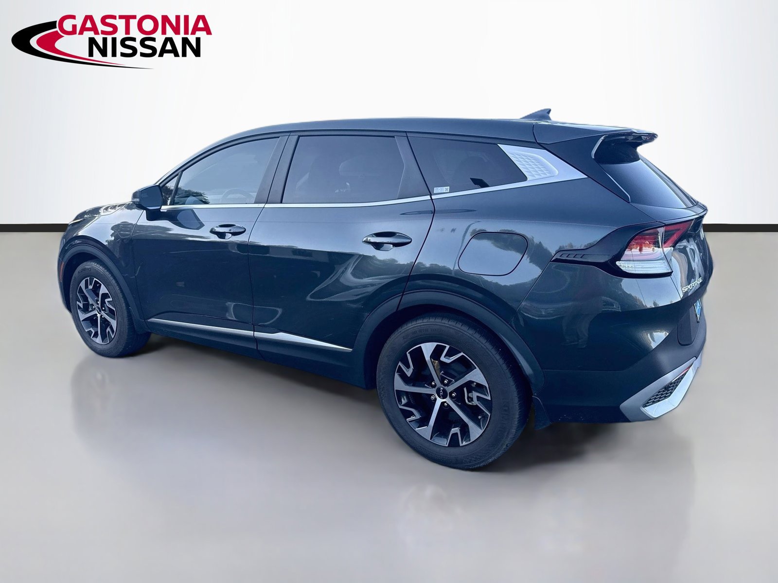 Used 2023 Kia Sportage EX FWD image 6