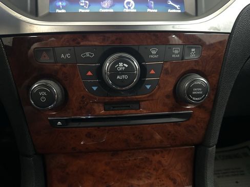 Used 2014 Chrysler 300 image 21