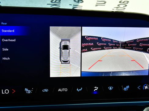 Used 2025 Chevrolet Equinox EV LT FWD image 18