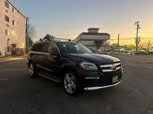 Used 2015 Mercedes-Benz GL 550 4MATIC image 6