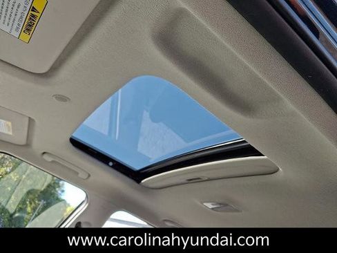 Certified 2024 Hyundai Venue SEL image 14