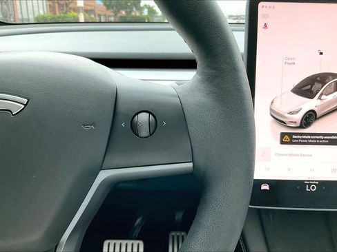 Used 2023 Tesla Model Y Performance AWD/4WD image 25
