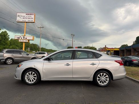 Used 2017 Nissan Sentra SV w/ Style Package FWD image 8