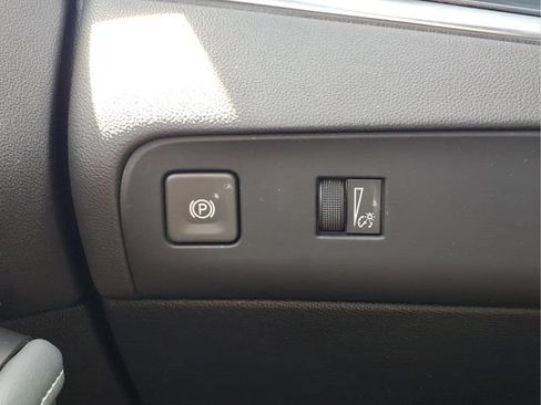 Used 2023 Buick Enclave Essence w/ Experience Buick Package AWD/4WD image 17