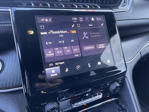 New 2025 Jeep Grand Cherokee L Laredo image 33