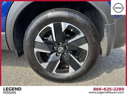 Used 2025 Nissan Kicks SV AWD/4WD image 9