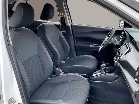 Used 2021 Nissan Kicks S image 27