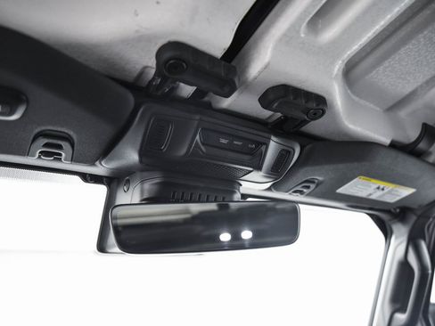 Used 2024 Jeep Wrangler Unlimited Sahara w/ Technology Group image 17