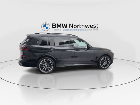 Used 2024 BMW X7 M60i AWD/4WD image 4