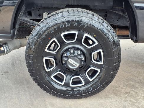 Used 2024 Ford F250 Platinum w/ FX4 Off-Road Package image 9