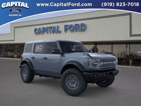 New 2025 Ford Bronco Badlands image 7