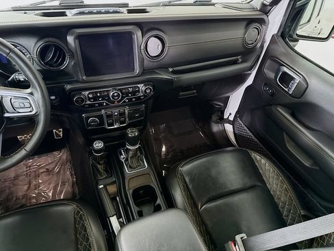 Used 2023 Jeep Wrangler Unlimited Sahara AWD/4WD image 25