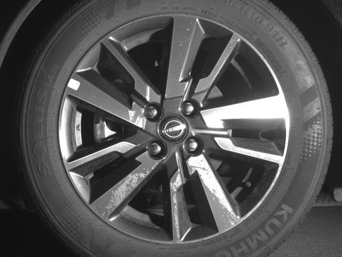 Used 2025 Nissan Versa SV image 12