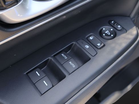 Used 2021 Honda CR-V EX-L image 11
