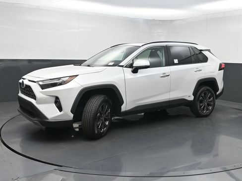 Used 2023 Toyota RAV4 Limited AWD/4WD image 23
