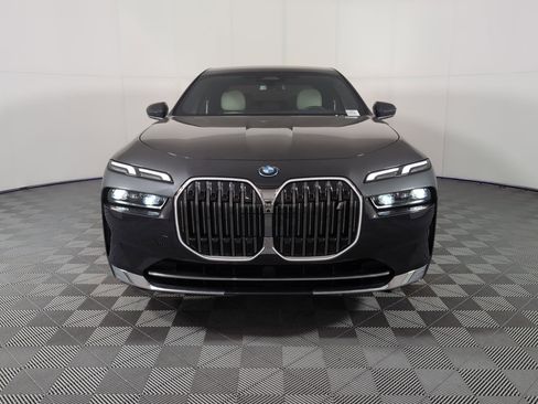 New 2025 BMW i7 eDrive50 w/ Premium Package image 5