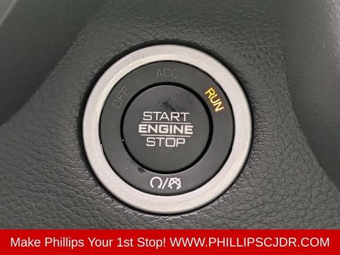 Used 2024 RAM 1500 Laramie AWD/4WD image 28
