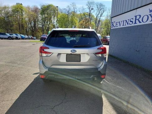 Used 2023 Subaru Forester Premium AWD/4WD image 7