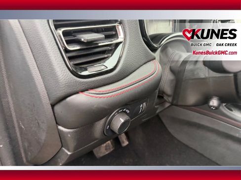 Used 2025 Dodge Durango GT AWD/4WD image 12