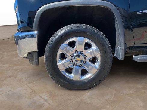 Used 2022 Chevrolet Silverado 2500 LTZ w/ LTZ Premium Package image 31