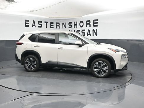 Used 2023 Nissan Rogue SV image 6