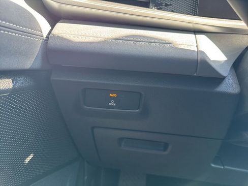 New 2026 Volkswagen Tiguan SE FWD image 31