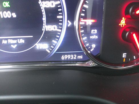 Used 2021 GMC Acadia SLT w/ Technology Package image 23