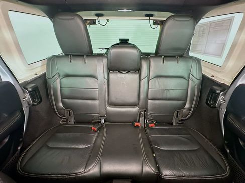 Used 2018 Jeep Wrangler Unlimited Sahara image 13