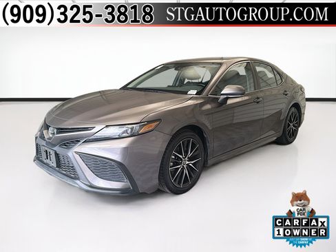 Used 2024 Toyota Camry SE FWD image 1