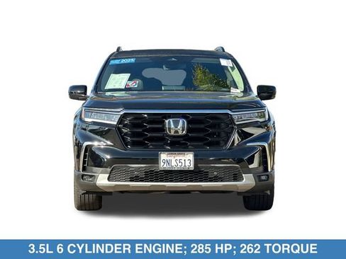 Certified 2025 Honda Pilot Touring image 11