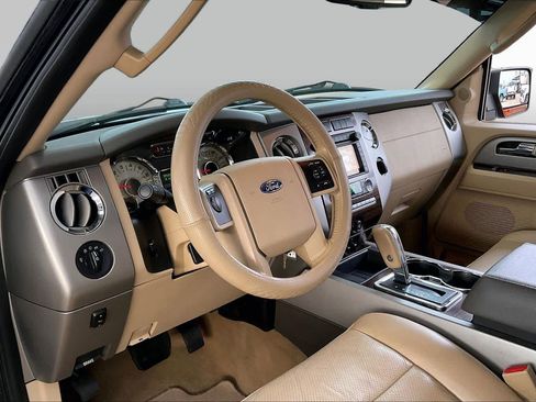 Used 2014 Ford Expedition XLT w/ Equipment Group 202A RWD image 17