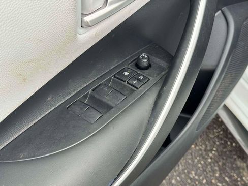 Used 2022 Toyota Corolla SE image 16