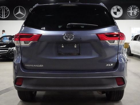 Used 2018 Toyota Highlander XLE FWD image 4